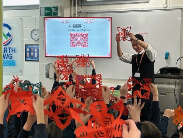 Cardiff Confucius Institute tutor teaches paper-cutting to schoolchildren