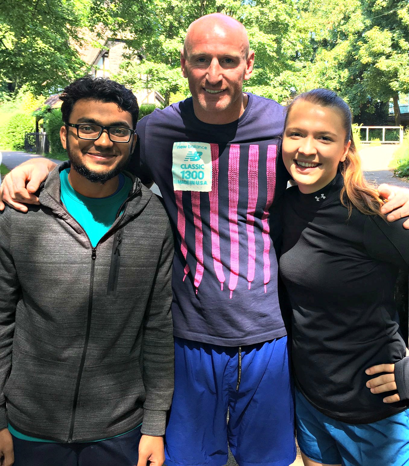 Gareth Thomas with two young runners