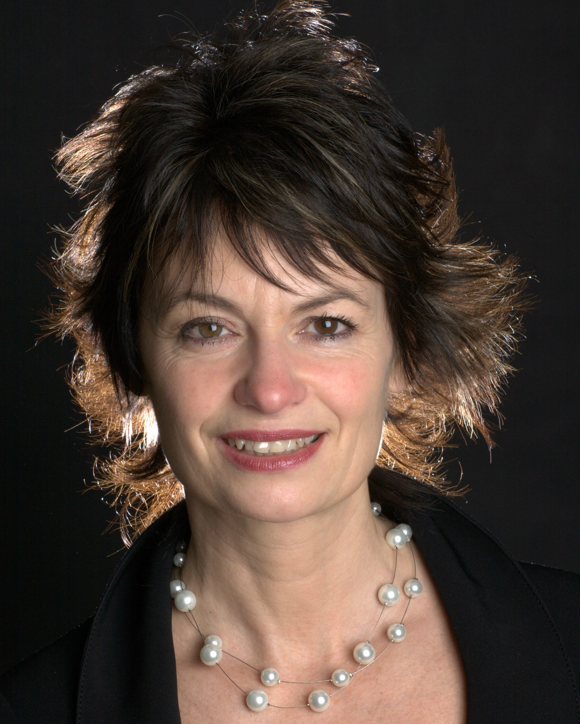 Anne Glover 