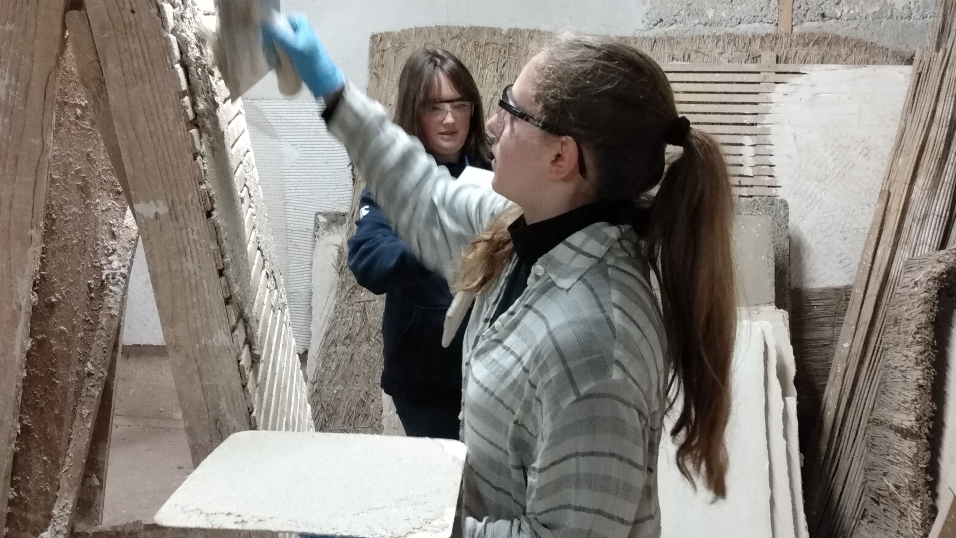 Insulating lime plaster