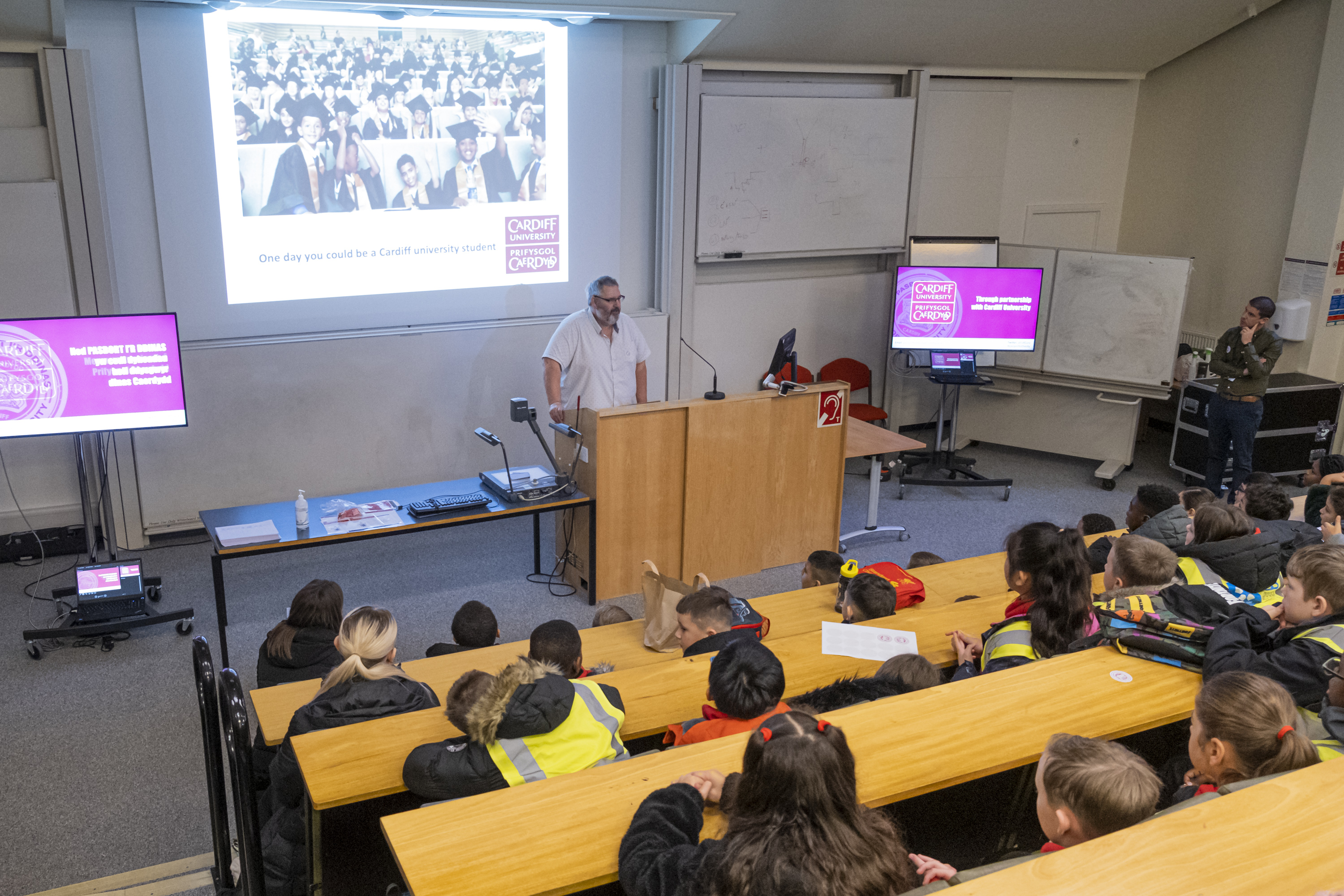 Les in lecture theatre