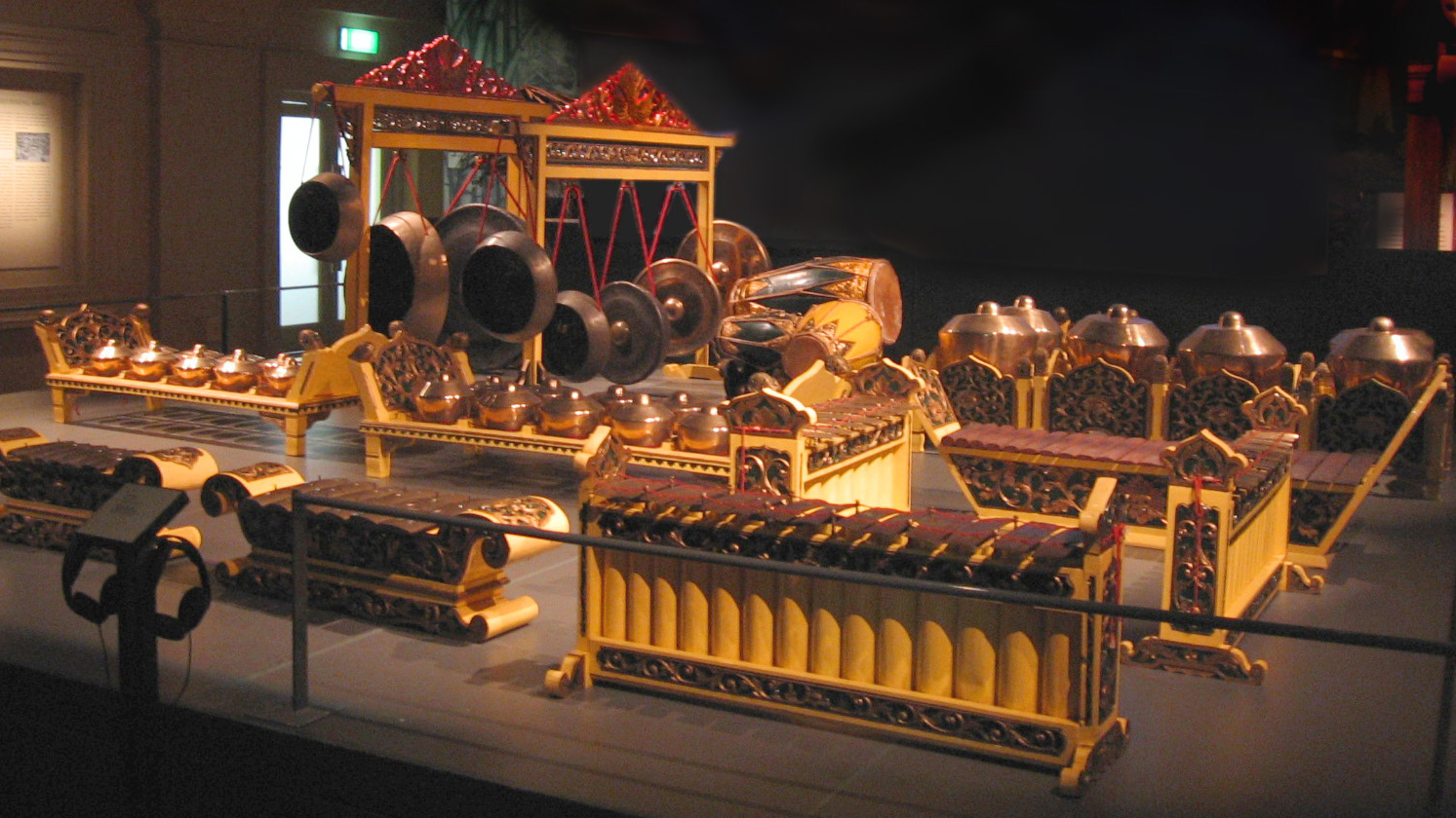 gamelan instrument
