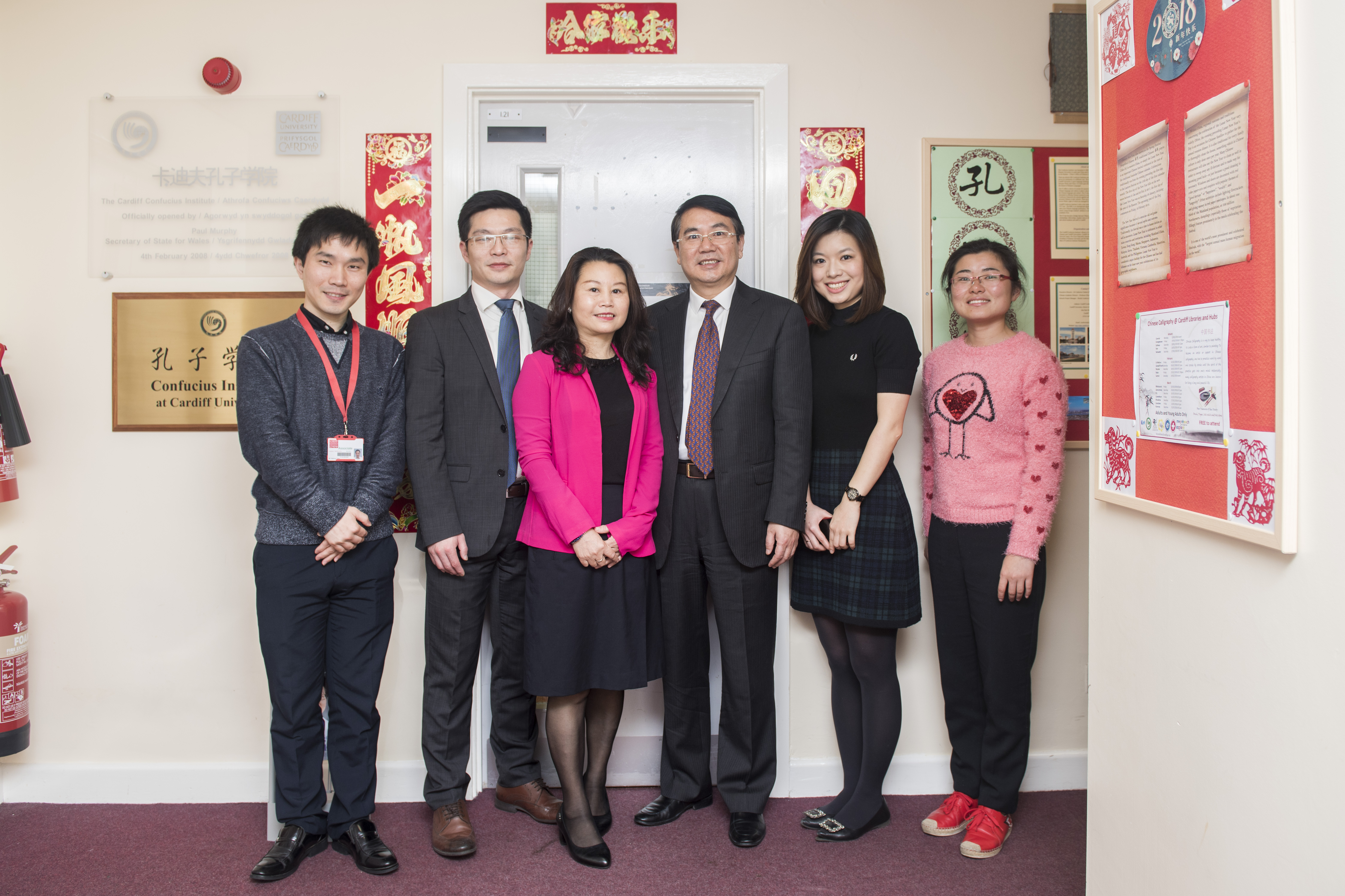 Mr Wang Yongli meets with CCI tutors and volunteers