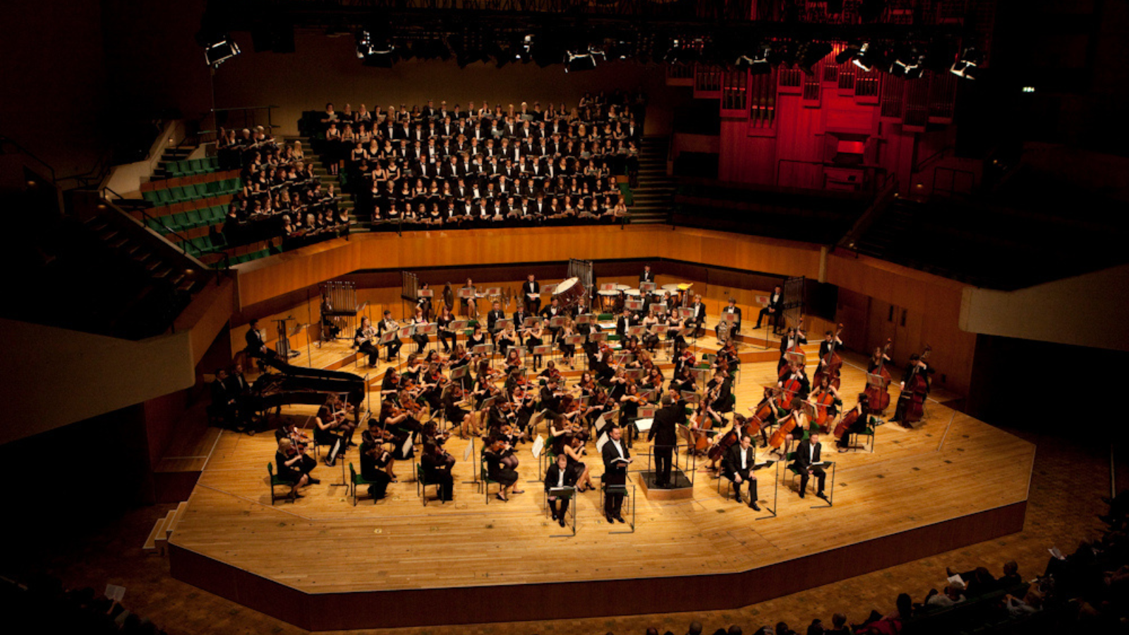 Image of Mark Eager conducting