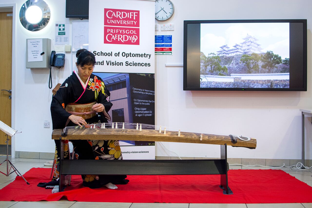 Symposium harp